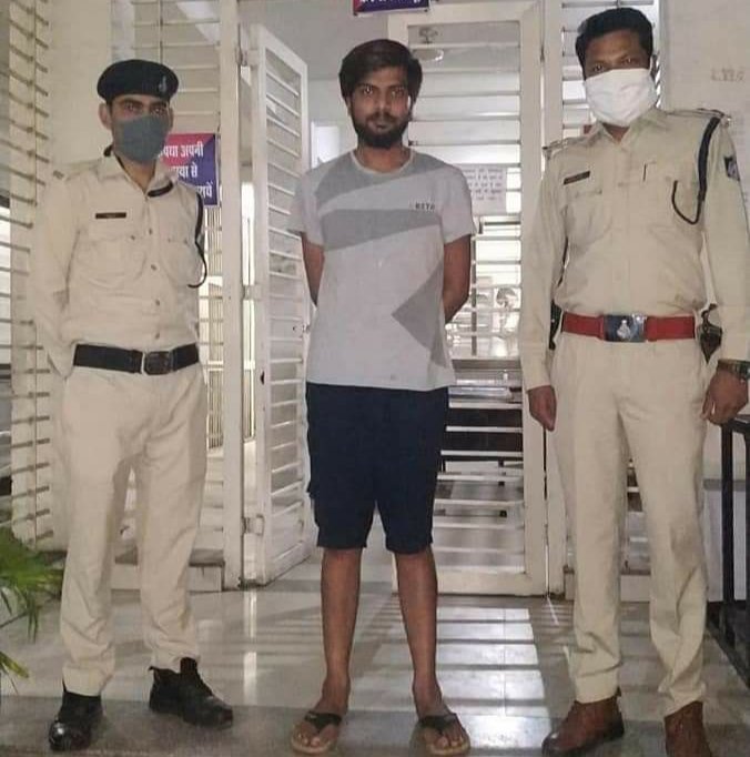 एसडीएम के नाम से जाली पास बनाने वाले गिरोह का पर्दाफाश, एक आरोपी गिरफ्तार, सरगना सहित तीन फरार | New India Times