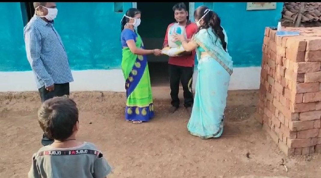 लॉक डाउन में VIDA संघटन ने किया दुर्बल एवं दिव्यांगों के 100 से अधिक परिवारों को जीवनावश्यक खाद्य सामग्री किट्स का वितरण | New India Times