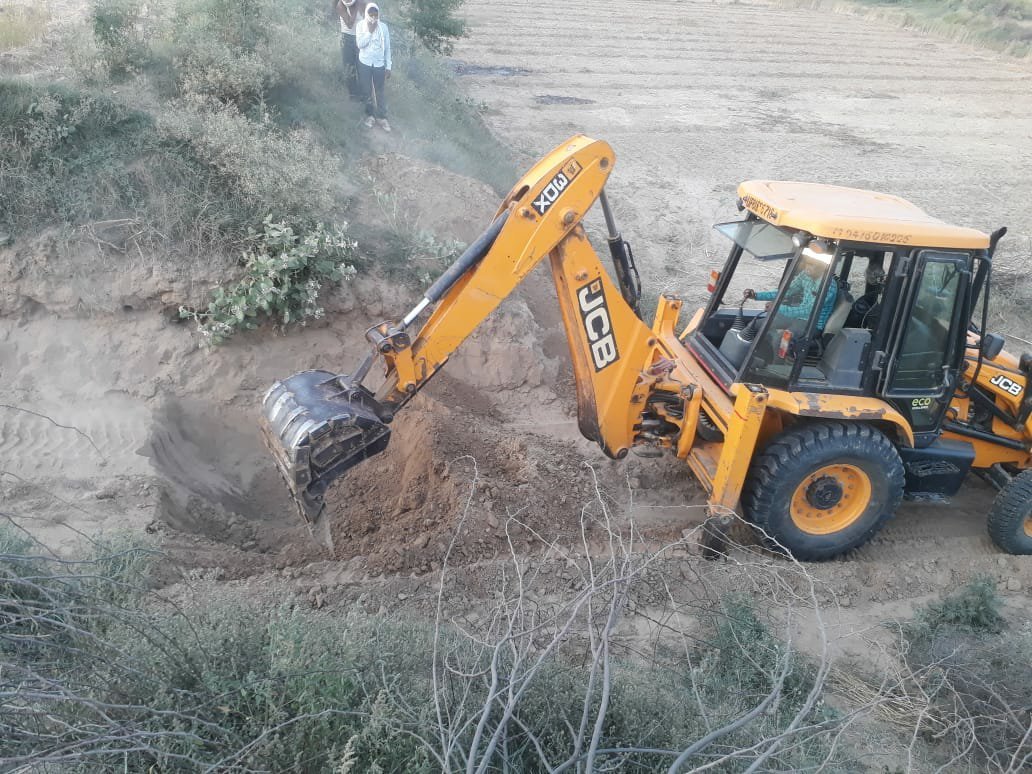 धौलपुर पुलिस ने राजाखेड़ा के सीमावर्ती क्षेत्र में मुख्य मार्ग के अलावा अन्य वैकल्पिक रास्तों पर भी सुरक्षा के किये कड़े इंतजाम | New India Times