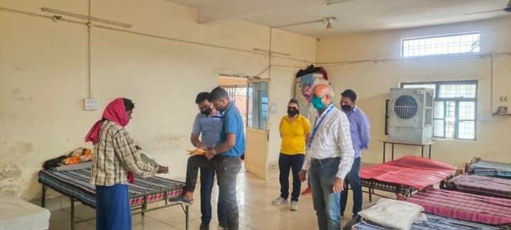 गौरवशाली सामाजिक संस्था ने प्रभु से दुआएं करते हुए शहर में कोई भूखा ना सोए इस संकल्प के साथ जरूरतमंदों को पहुंचाया भोजन | New India Times