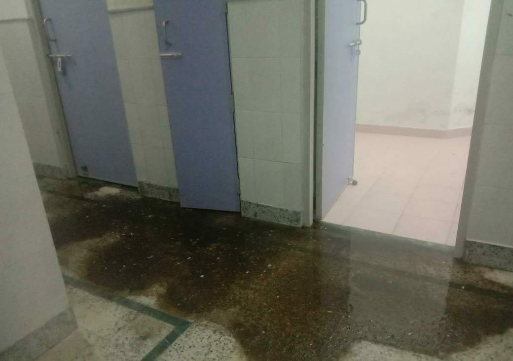 भोपाल एम्स में नर्सिंग स्टाफ को ड्यूटी और क्वॉरेंटाइन के दौरान कई तरह के समस्याओं का करना पड़ रहा है सामना, यदि कोई शिकायत करता है तो उसको हटाने की दी जाती है धमकी | New India Times