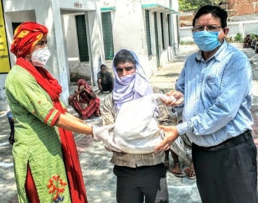 उप जिलाधिकारी ने गेहूं क्रय केंद्रों का किया निरीक्षण, जरूरतमंदों को उपलब्ध कराई भोजन व खाद्य सामग्री | New India Times