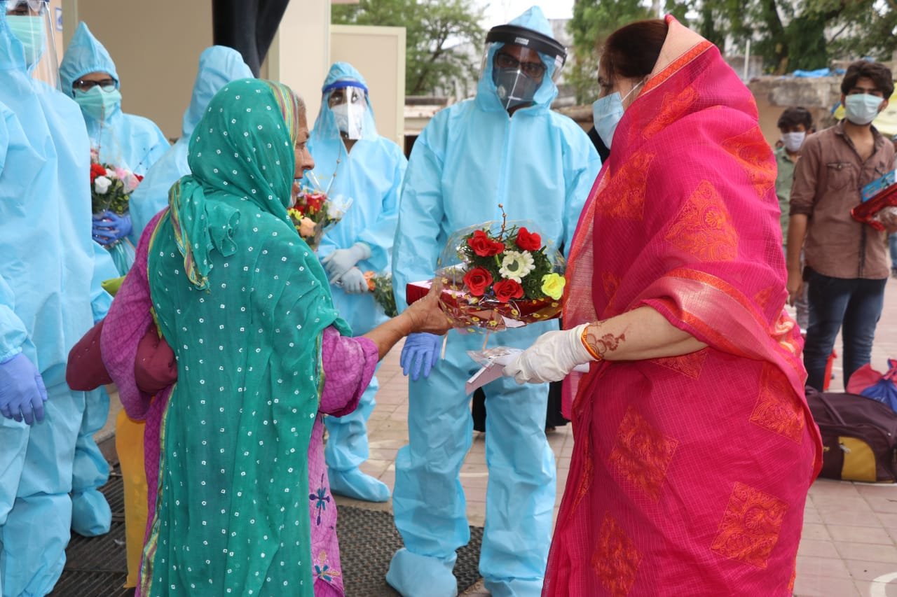 आज 29 कोविड-19 पेशेंट स्वस्थ होकर पहुंचे अपने घर | New India Times