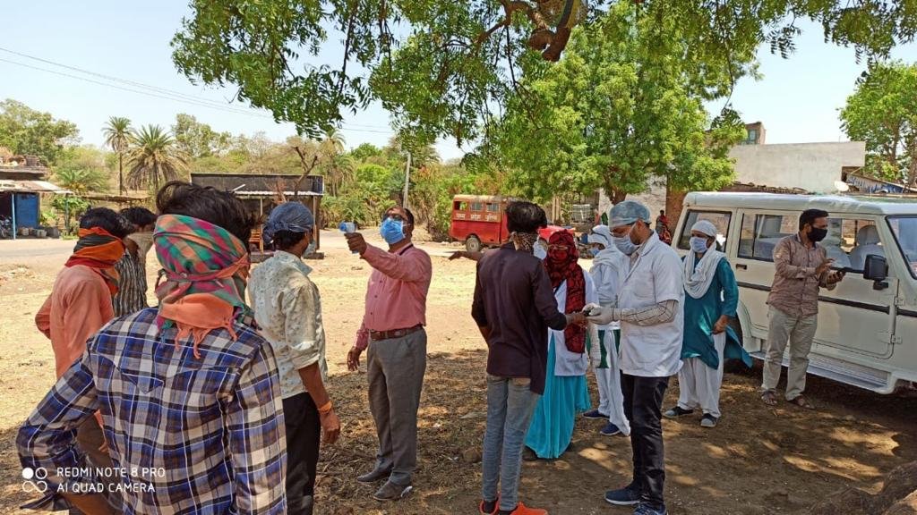 55 फीवर क्नीनिक संचालन के निर्देश, लौट रहे मजदूरों का हो रहा है परीक्षण | New India Times