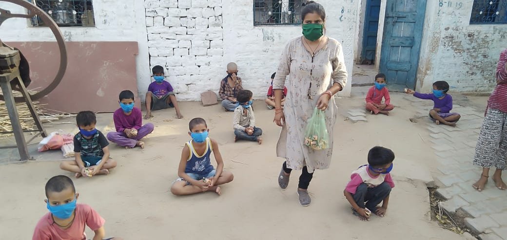 धौलपुर कांग्रेस सेवादल की जिला अध्यक्ष स्मृति दीक्षित के नेतृत्व में दी गई पंडित जवाहरलाल नेहरू को श्रद्धांजलि | New India Times