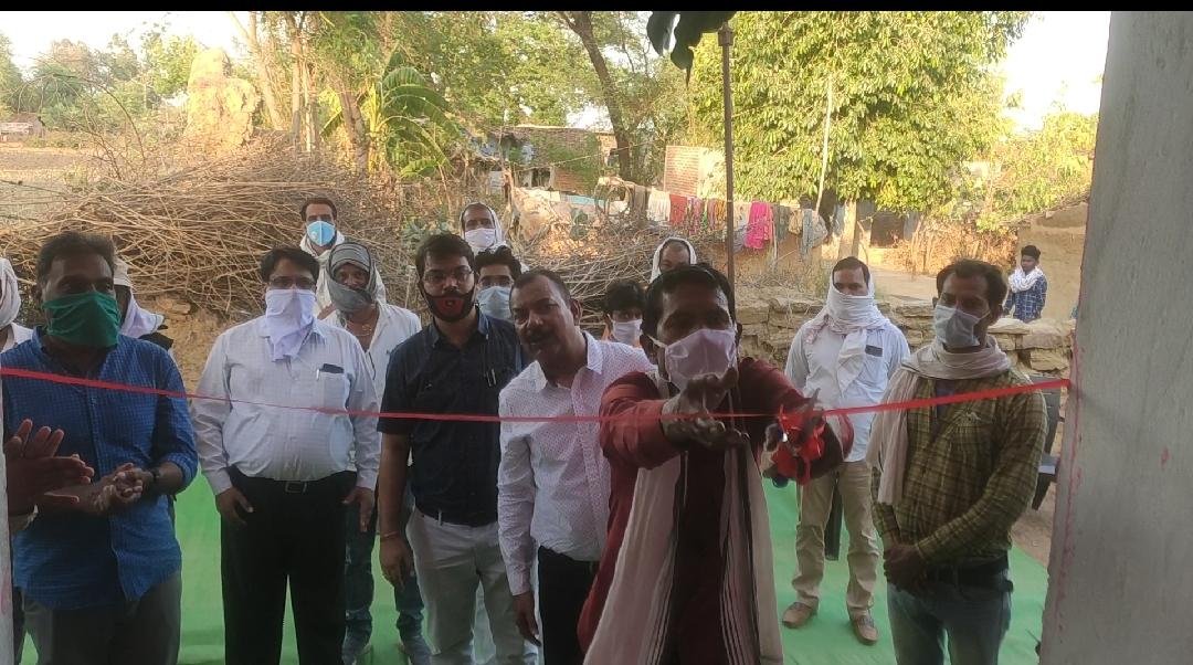 सागर संभाग आयुक्त श्री अजय सिंह गंगवार पहुंचे पन्ना, प्रधानमंत्री आवास योजना के तहत बने निर्माणाधीन भवन उद्घाटन समारोह में हुए शामिल | New India Times