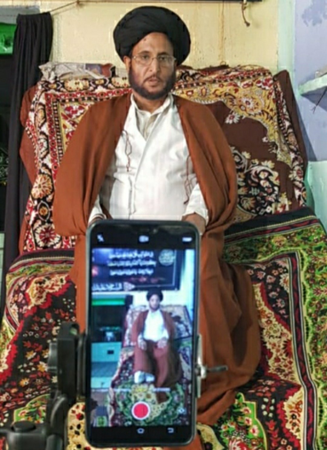 घरों में ही अदा की गई अलविदा जुमे की नमाज़, सैयद शाने हैदर जैदी ने दिया आॅनलाइन खुतबा | New India Times