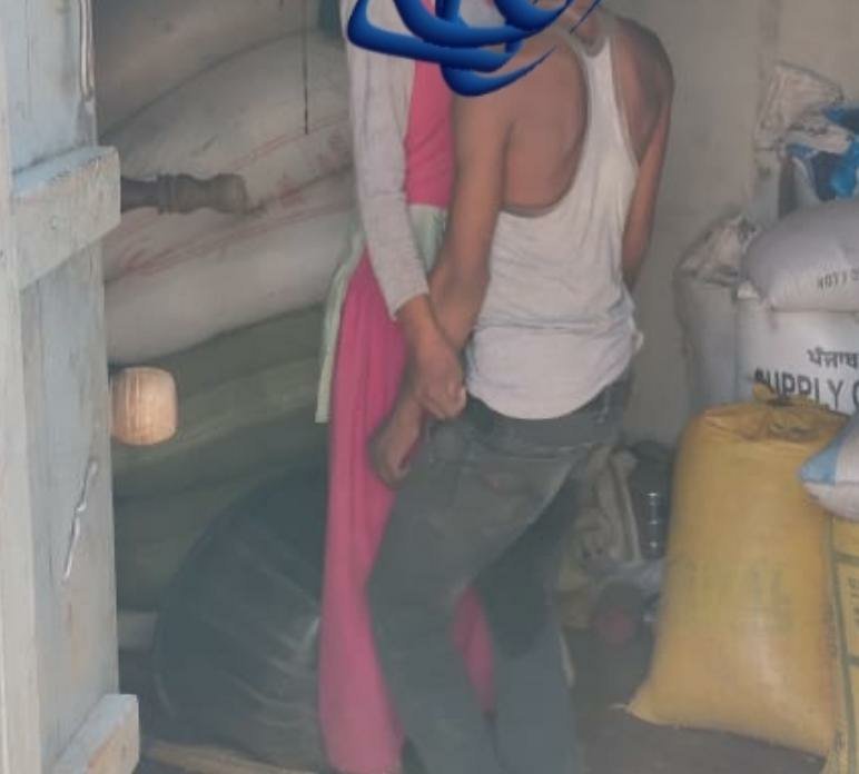 पन्ना जिले में एक प्रेमी जोड़े ने फांसी लगा कर दे दी जान | New India Times