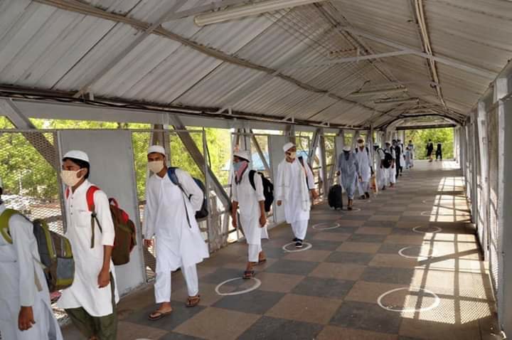 प्रसिद्ध जामिया मदरसा अक्कलकुआं में अध्ययनरत 4224 बच्चों को चार ट्रेनों के द्वारा नंदुरबार से भेजा गया बिहार | New India Times