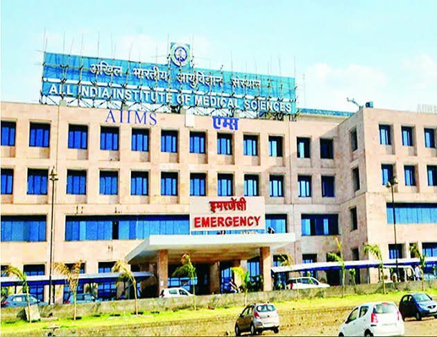 भोपाल एम्स के नर्सिंग स्टाफ की जान पर भारी पड़ रहा है नौकरी जाने का डर, एनएसयूआई के मेडिकल विंग प्रदेश समन्वयक रवि परमार ने लगाया गंभीर आरोप 2 भोपाल एम्स के नर्सिंग स्टाफ की जान पर भारी पड़ रहा है नौकरी जाने का डर, एनएसयूआई के मेडिकल विंग प्रदेश समन्वयक रवि परमार ने लगाया गंभीर आरोप | New India Times