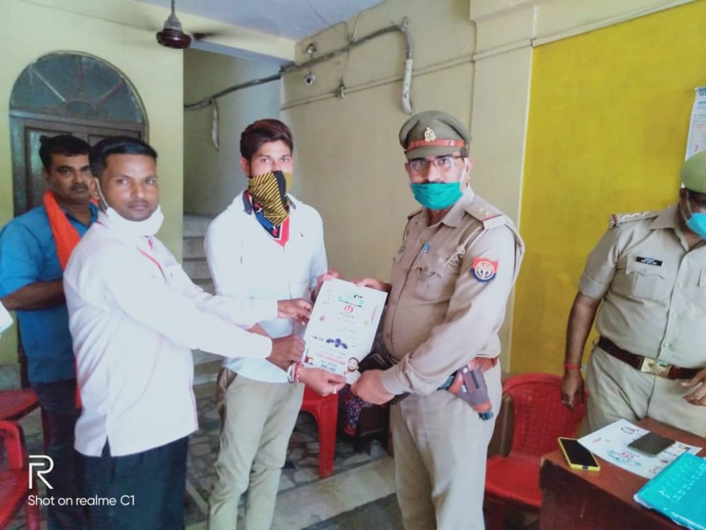 कोरोना वाॅरियर्स सिपरी बाजार थाना अध्यक्ष संजय गुप्ता, मसीहा गंज चौकी प्रभारी नरेंद्र सिंह, चमनगंज चौकी प्रभारी अनुपम मिश्रा हुए सम्मानित | New India Times