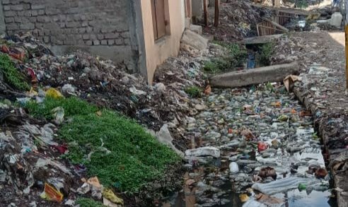 आजाद नगर का बड़ा नाला साफ करवाने हेतु डॉक्टर मुमताज अरशद ने कलेक्टर बुरहानपुर से किया निवेदन | New India Times