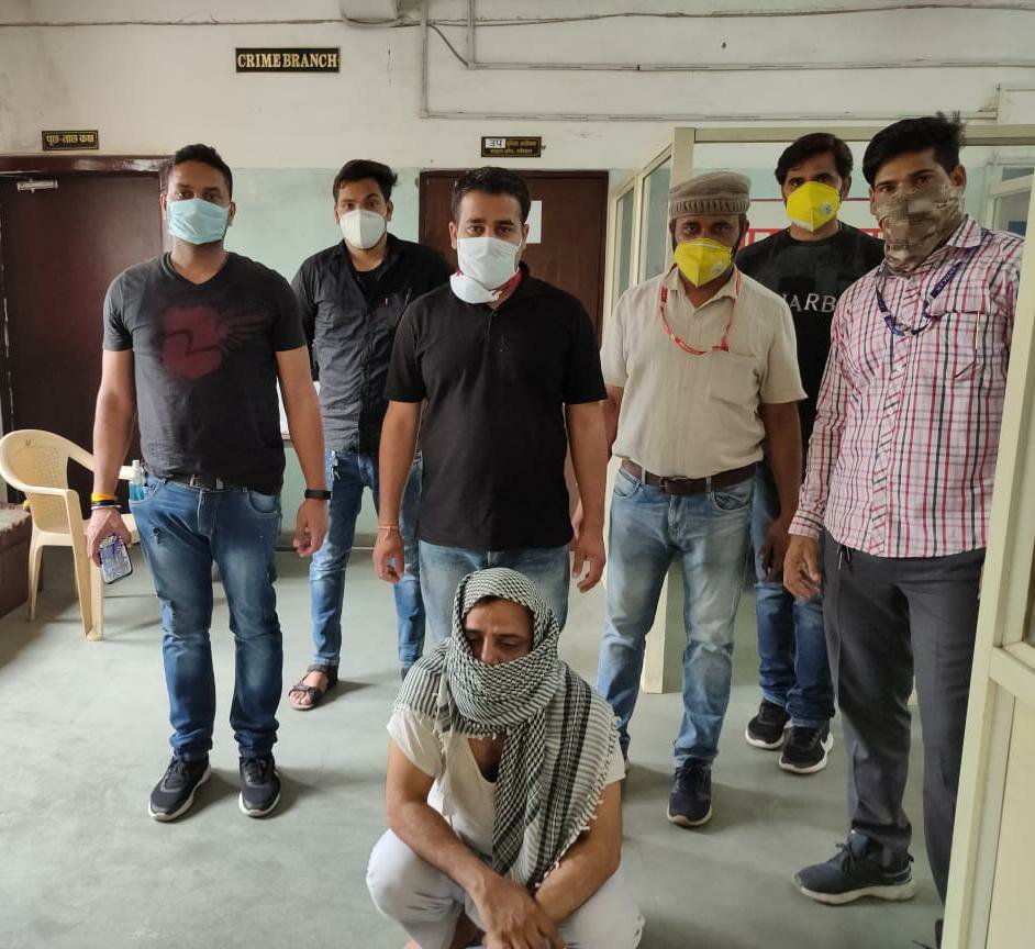 थाना क्राइम ब्रांच की टीम ने दुकानदार पर अड़ी डालकर हफ्ता वसूल करने वाले फरार फर्जी पत्रकार को किया गिरफ्तार, एक साथी की तलाश जारी | New India Times