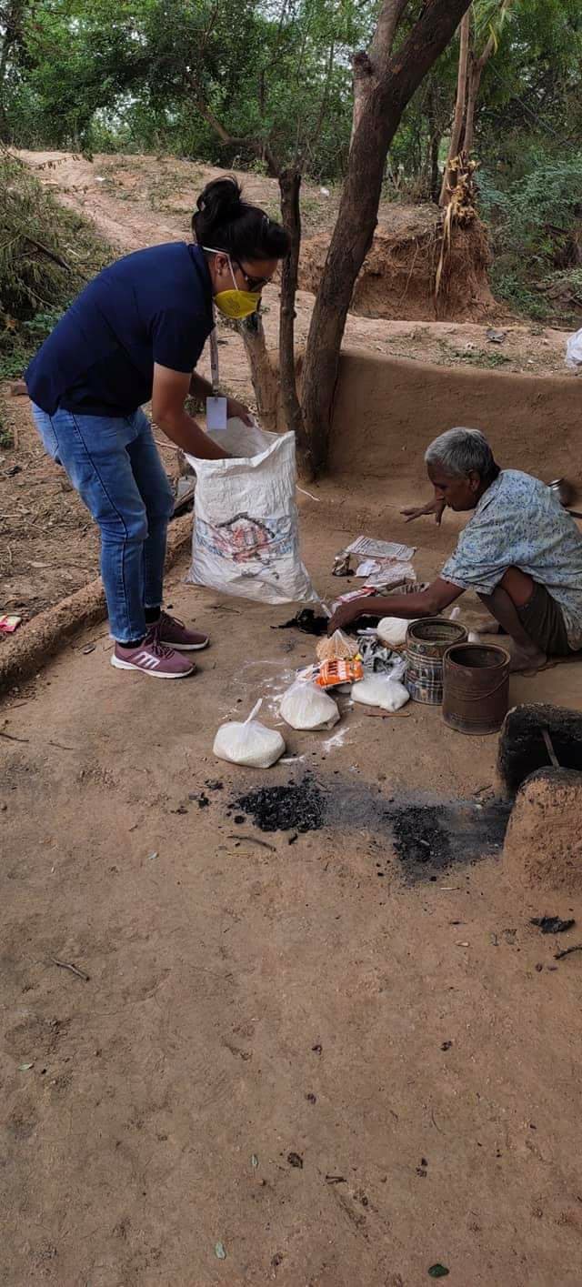 गौरवशाली सामाजिक संस्था की ओर श्रमिक परिवारों को किया गया मटका एवं सूखा राशन सामग्री वितरित 2 गौरवशाली सामाजिक संस्था की ओर श्रमिक परिवारों को किया गया मटका एवं सूखा राशन सामग्री वितरित | New India Times