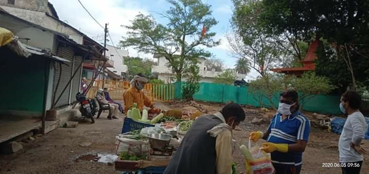 कंटेन्मेंट क्षेत्र में राशन एवं सब्जी जैसी आवश्यक वस्तुओं को कराया जा रहा है उपलब्ध, फीवर क्लीनिक के माध्यम से किया जा रहा है स्वास्थ्य परीक्षण 3 कंटेन्मेंट क्षेत्र में राशन एवं सब्जी जैसी आवश्यक वस्तुओं को कराया जा रहा है उपलब्ध, फीवर क्लीनिक के माध्यम से किया जा रहा है स्वास्थ्य परीक्षण | New India Times