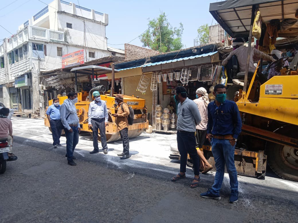 NIT की खबर का असर: मुख्य मार्ग सहित बाजारों में तैनात रहे अधिकारी, प्रशासन की सोशल डिस्टेंस एवं कोरोना जागरूकता की अपील 3 NIT की खबर का असर: मुख्य मार्ग सहित बाजारों में तैनात रहे अधिकारी, प्रशासन की सोशल डिस्टेंस एवं कोरोना जागरूकता की अपील | New India Times