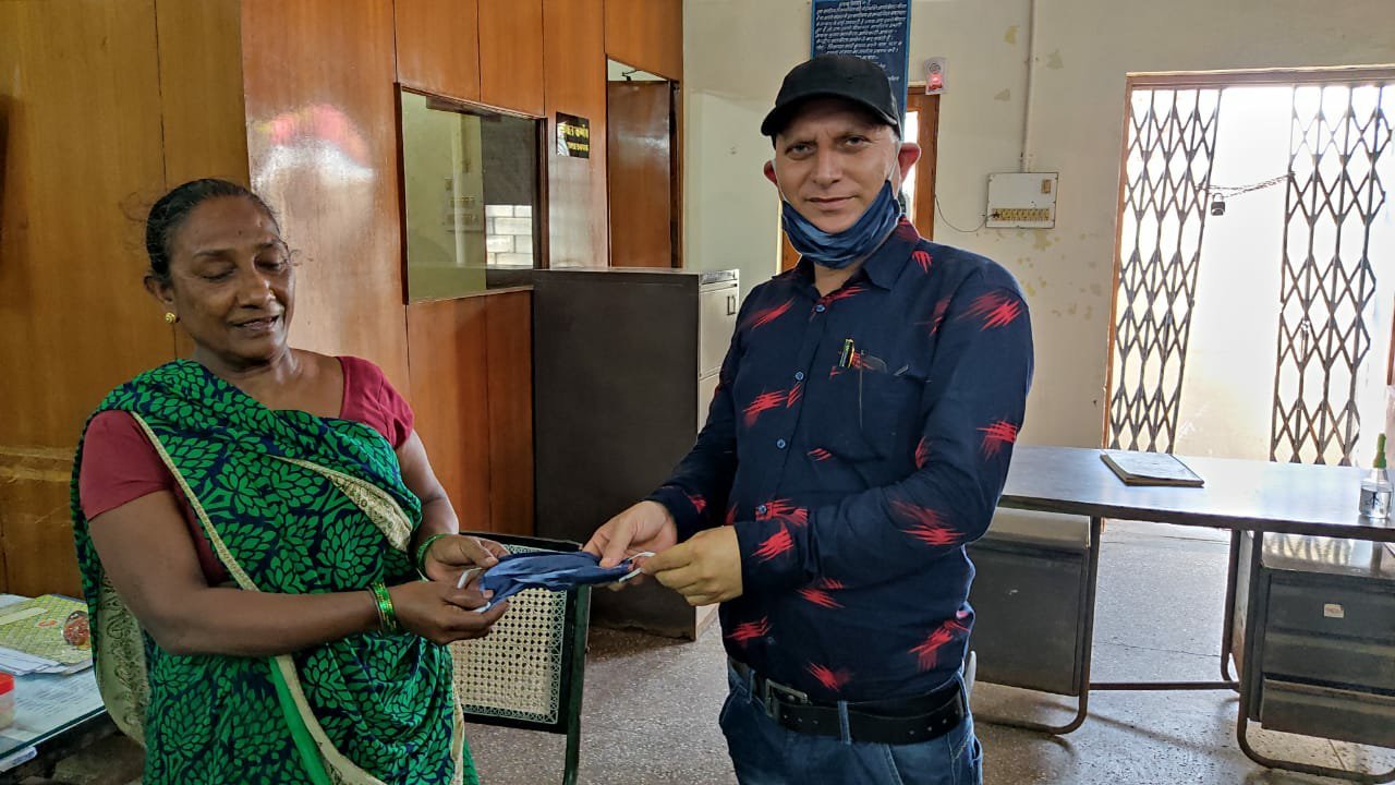 ब्रज यातायात एवं पर्यावरण जन जागरूकता समिति ने शुरू किया 'मास्क पहनो' जागरूकता अभियान 3 ब्रज यातायात एवं पर्यावरण जन जागरूकता समिति ने शुरू किया 'मास्क पहनो' जागरूकता अभियान | New India Times