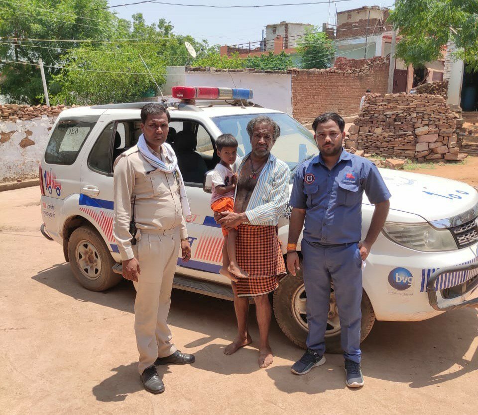 ग्वालियर में परिजनों से बिछड़ा तीन वर्ष का मासूम बच्चा, डायल-100 सेवा ने परिजनों से मिलवाया | New India Times