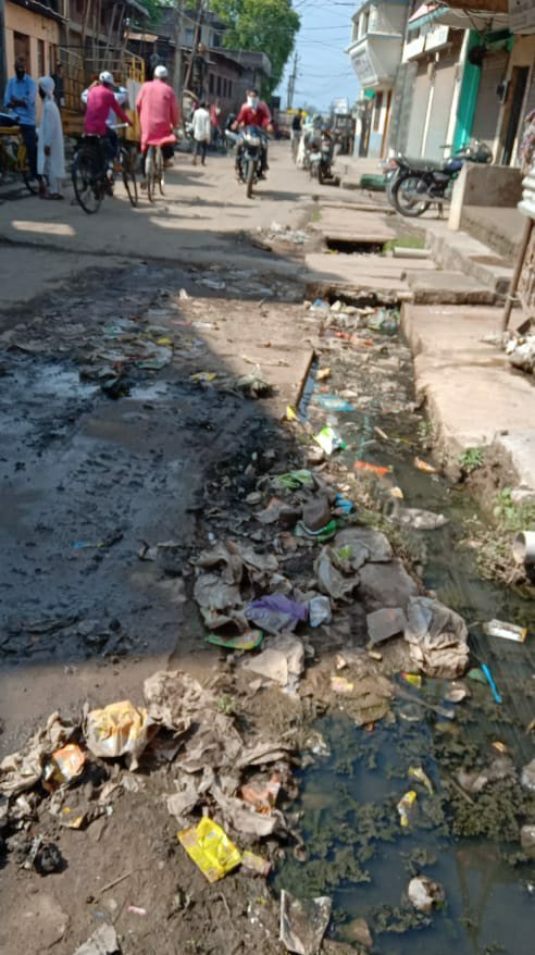 आजाद नगर का बड़ा नाला साफ करवाने हेतु डॉक्टर मुमताज अरशद ने कलेक्टर बुरहानपुर से किया निवेदन 2 आजाद नगर का बड़ा नाला साफ करवाने हेतु डॉक्टर मुमताज अरशद ने कलेक्टर बुरहानपुर से किया निवेदन | New India Times