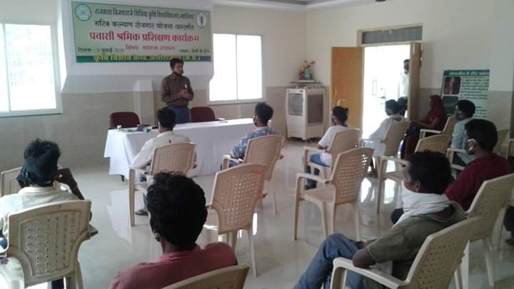 प्रवासी श्रमिकों को आत्म निर्भर बनाने के लिए दिया जा रहा है प्रशिक्षण | New India Times