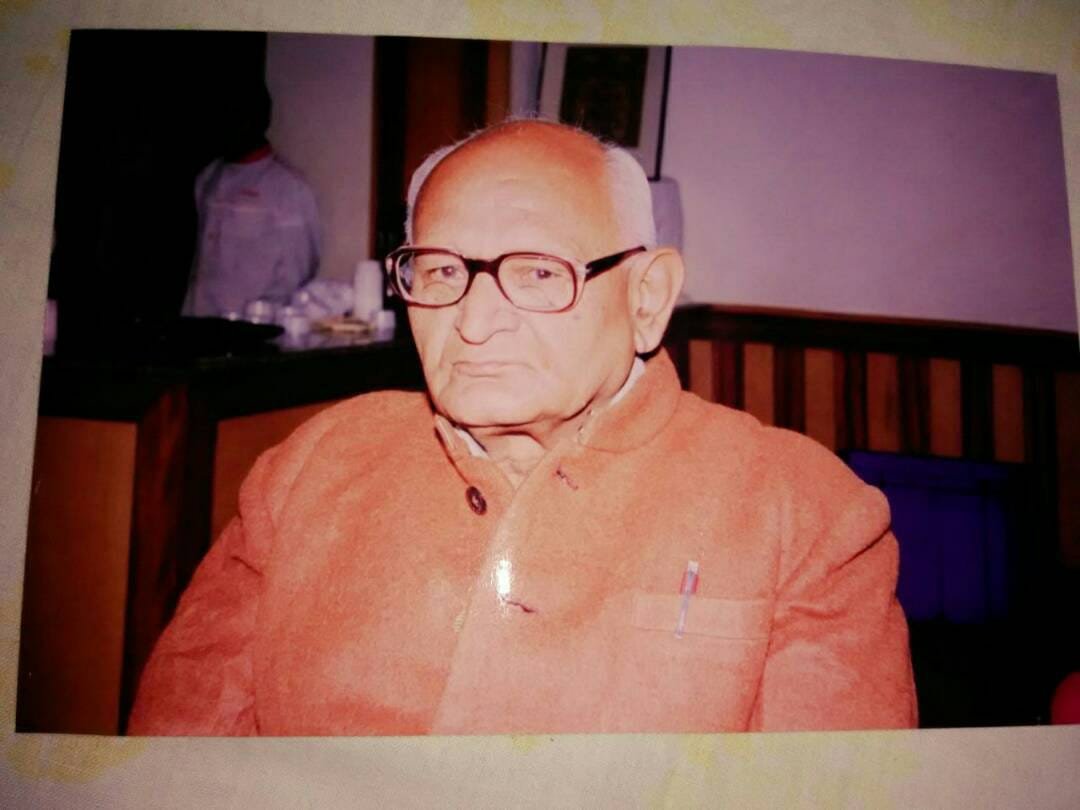 पंडित कैलाश नारायण जी शुक्ल की चतुर्थ पुण्यतिथि पर जुन्नारदेव सुकरी स्थित संकट मोचन हनुमान मंदिर के जीर्णोद्धार के लिए शुक्ला परिवार ने दी ₹100000 की नगद राशि | New India Times