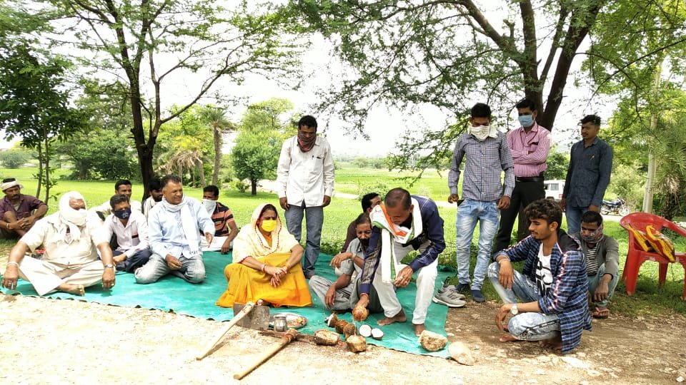 चन्द्रशेखर आजाद नगर (भाबरा) ब्लॉक में 10 करोड़ की लागत से बनने वाली सड़कों का जोबट विधायक सुश्री कलावती भूरिया ने किया भूमि पूजन | New India Times