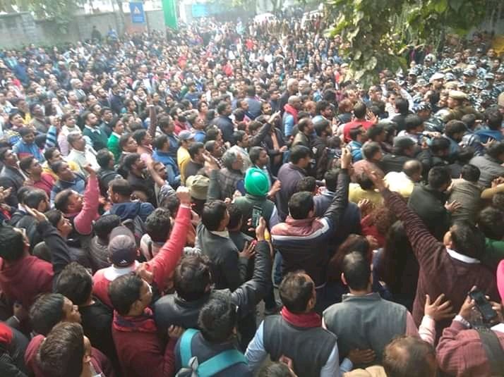 दिल्ली विश्वविद्यालय के एडहॉक अध्यापकों के आंदोलन एवं देश की शिक्षा व्यवस्था पर उठते सवाल; डॉ. अनिल कुमार मीणा | New India Times