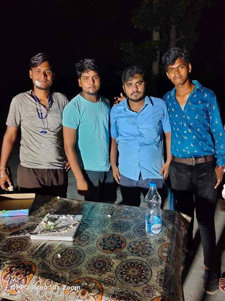 मिहीपुरवा कस्बे में कभी भी फूट सकता है कोरोना बम, कोरोना पॉजिटिव संग बर्थडे पार्टी मनाने वाले एक दर्जन से भी अधिक लोग दिन भर कस्बे में बेरोकटोक रहे हैं घूम 2 मिहीपुरवा कस्बे में कभी भी फूट सकता है कोरोना बम, कोरोना पॉजिटिव संग बर्थडे पार्टी मनाने वाले एक दर्जन से भी अधिक लोग दिन भर कस्बे में बेरोकटोक रहे हैं घूम | New India Times