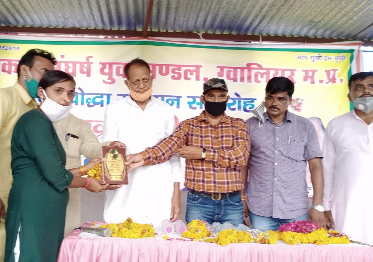 युवा खेल कल्याण सेवा समिति द्वारा कोरोना योद्धाओं का किया गया सम्मान, अधिवक्ता बरखा श्रीवास्तव भी हुईं सम्मान | New India Times