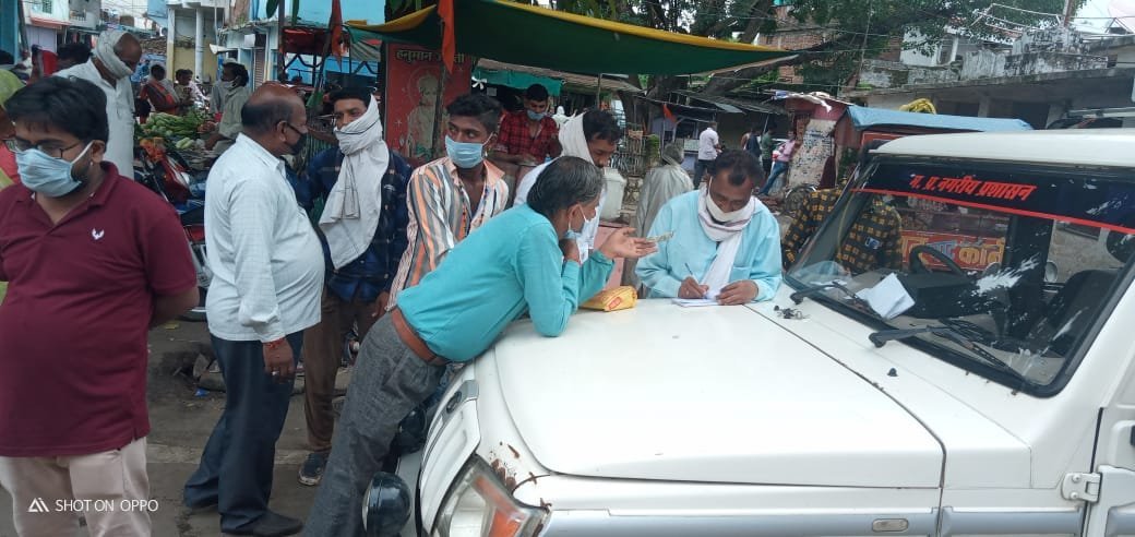 नगरपालिका परिषद ने रोको-टोको अभियान के तहत की चालानी कार्यवाही, नगरपालिका ने निःशुल्क बांटे 500 मास्क | New India Times