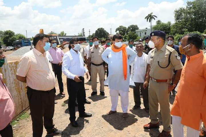 मुख्यमंत्री के प्रस्तावित ग्वालियर कार्यक्रम के लिए कार्यक्रम स्थलों का ऊर्जा मंत्री श्री तोमर ने अधिकारियों के साथ किया निरीक्षण 2 मुख्यमंत्री के प्रस्तावित ग्वालियर कार्यक्रम के लिए कार्यक्रम स्थलों का ऊर्जा मंत्री श्री तोमर ने अधिकारियों के साथ किया निरीक्षण | New India Times