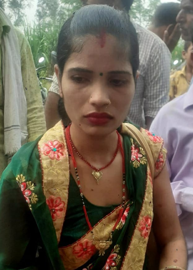 बाइक सवार बदमाश बाइक पर सवार महिला से चलती मोटरसाइकिल पर महिला के कुंडल नोंचकर हुए फरार | New India Times