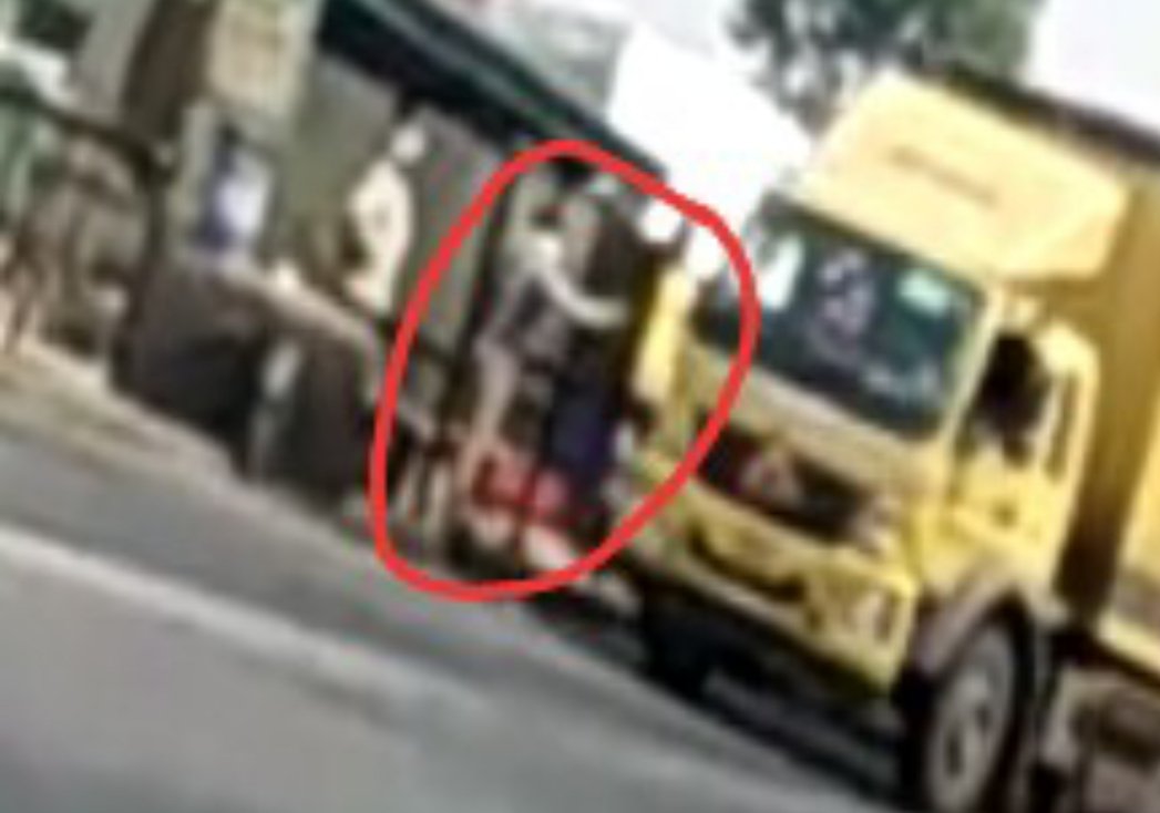 धौलपुर सागरपाड़ा व बरेठा चेकपोस्ट पर खुलेआम हो रही है अवैध वसूली, लट्ठ के जोर पर होती है अवैध वसूली | New India Times