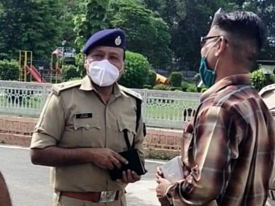 शस्त्र लाइसेंस धारियों को 28 सितंबर 2020 तक पुलिस थानों में जमा कराने होंगे हथियार: एसपी अमित सांघी | New India Times