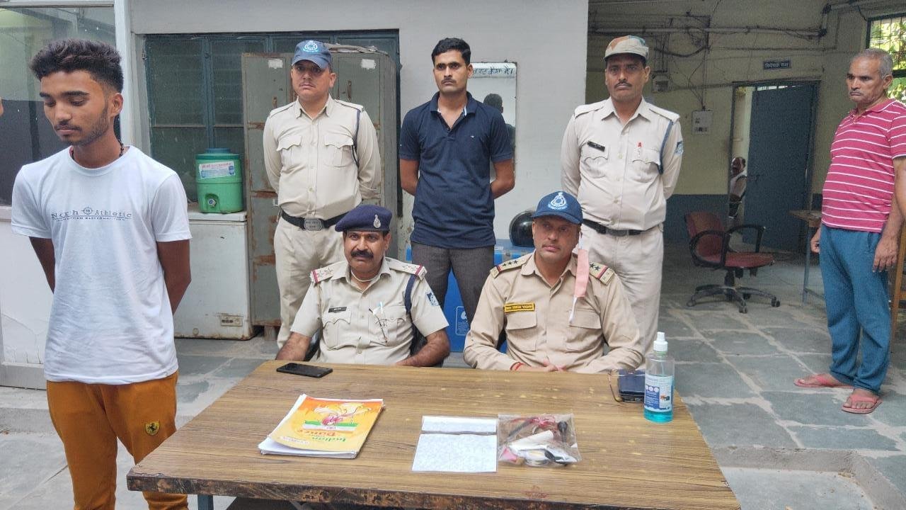 निजी स्कूल में रखा गया नकली बम, 48 घंटे में मेहगांव पुलिस ने पर्दाफाश कर सरफिरे छात्र को किया गिरफ्तार | New India Times