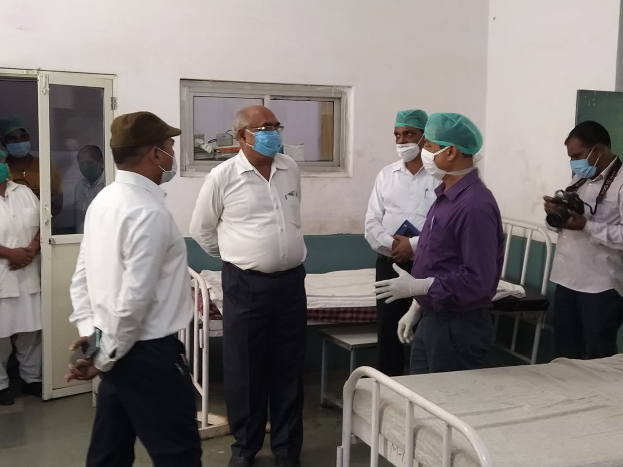 कलेक्टर ने विभिन्न विभागों का किया औचक निरीक्षण | New India Times