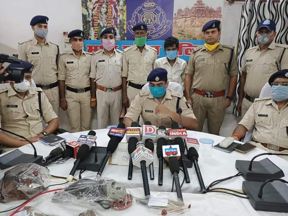 अवैध हथियारों के जखीरा के साथ एक आरोपी गिरफ्तार | New India Times