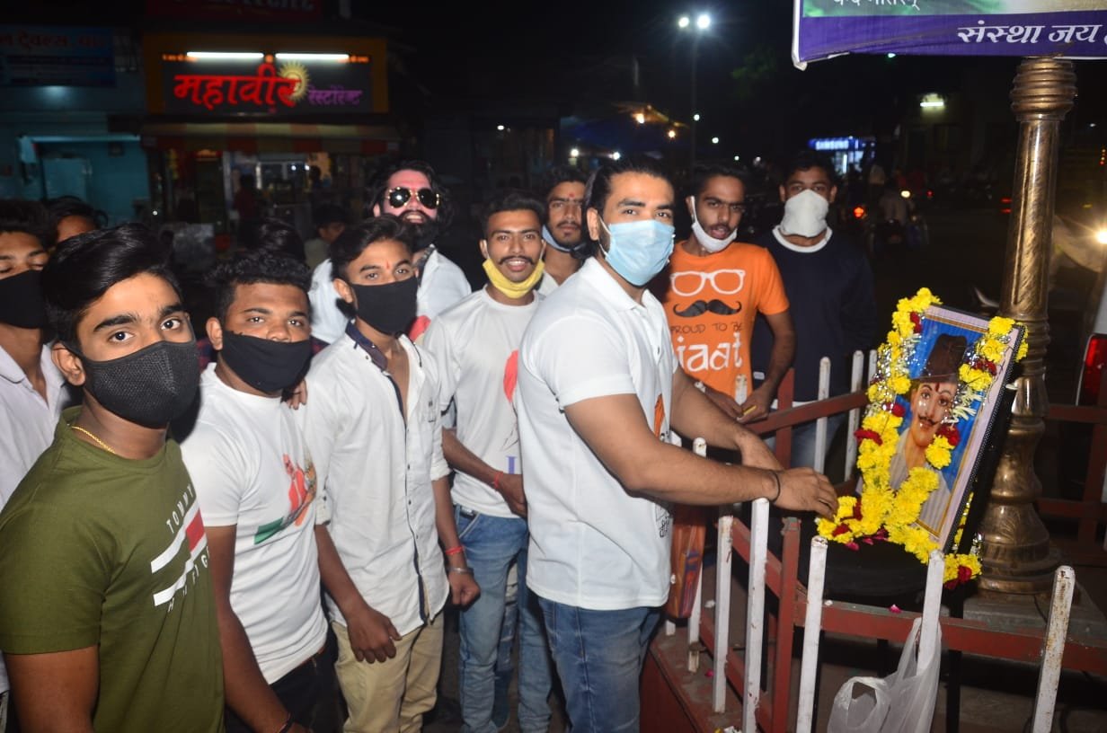 युवाओं के दिलों में आज भी बह रही है क्रांतिकारी की चिंगारी | New India Times