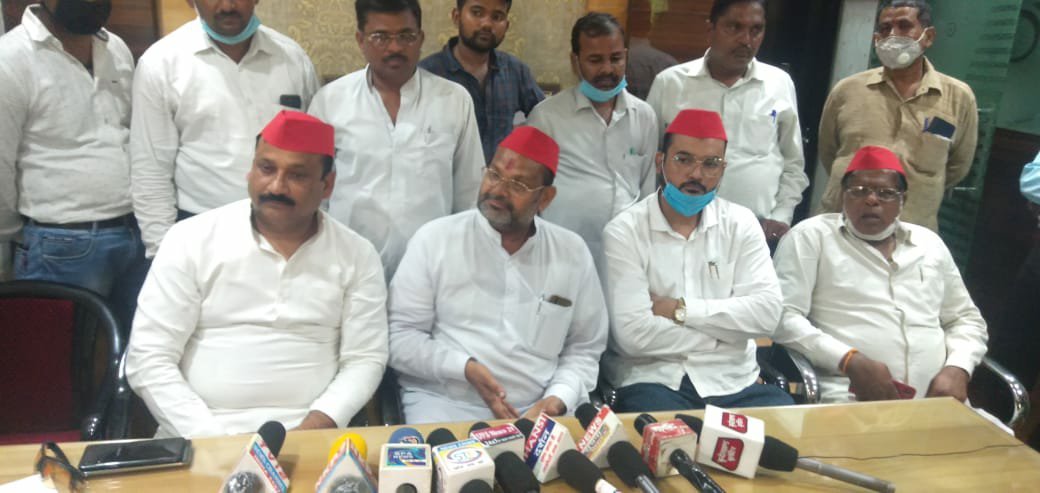 बहुजन समाज पार्टी छोड़ सपा में शामिल हुए पूर्व लोकसभा प्रभारी जुगल किशोर कुशवाहा | New India Times