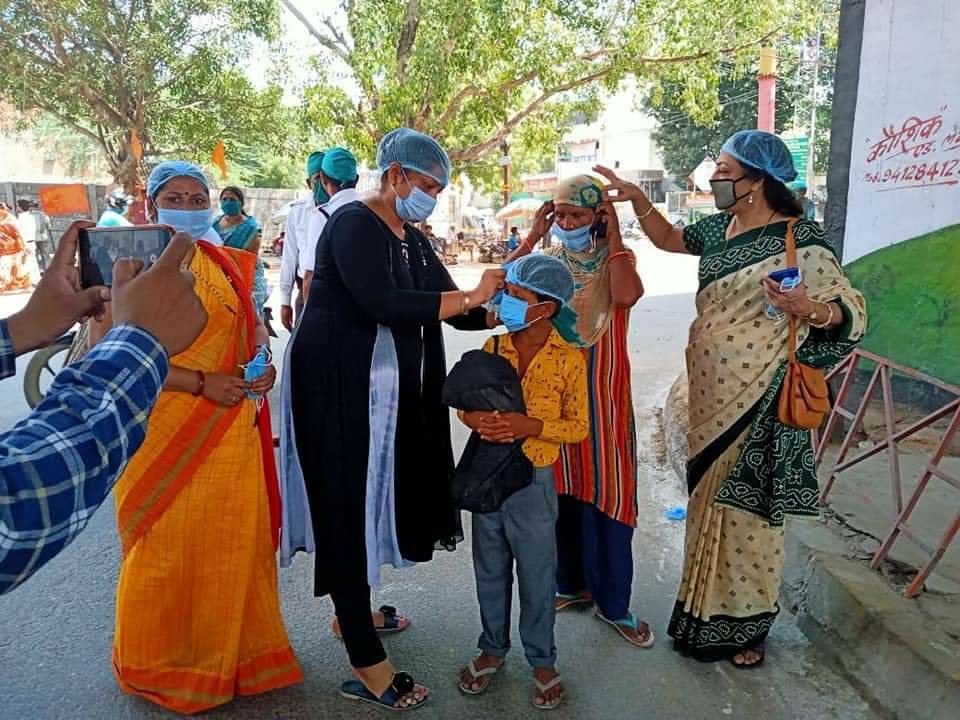 ब्रज यातायात एवं पर्यावरण जन जागरूकता समिति द्वारा चलाया जा रहा महा अभियान अब पहुंचा आगरा, हमारा अभियान लगातार जारी रहेगा: जिला अध्यक्ष श्रीमती रेखा शर्मा | New India Times