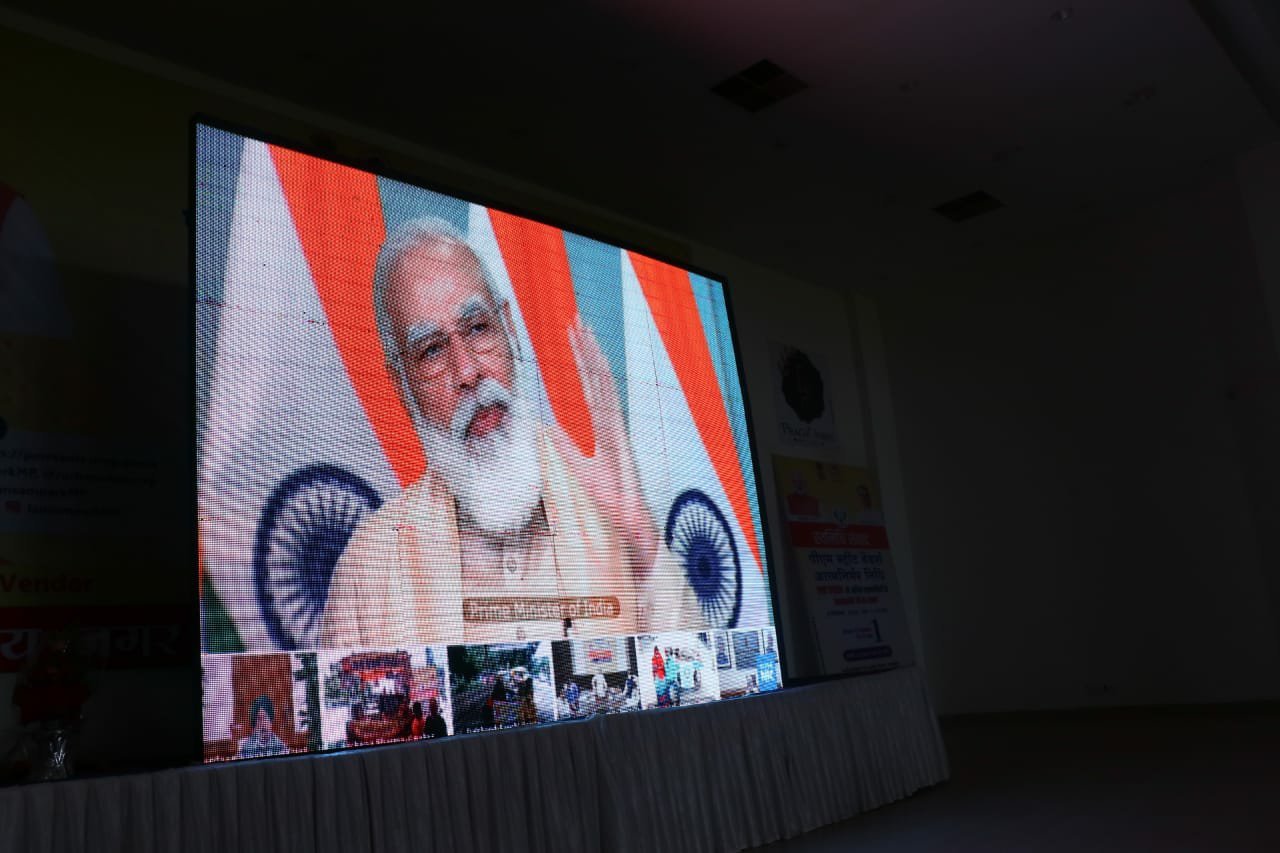 स्ट्रीट वेंडर्स के लिए लागू योजना से कोई भी पात्र हितग्राही नहीं छूटेगा: श्री दत्तीगांव। मंत्री श्री दत्तीगांव बदनावर में प्रधानमंत्री स्वनिधि संवाद में हुए शामिल | New India Times