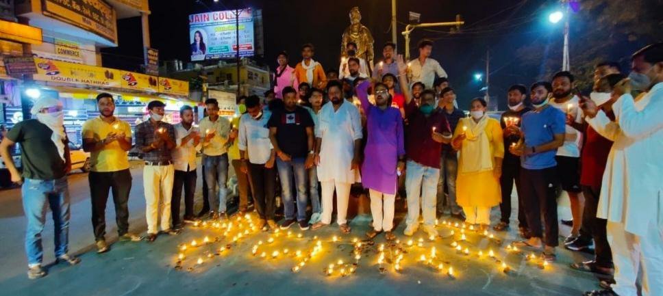 'रोजगार दो': बढ़ते बेरोजगारी के खिलाफ कांग्रेस आईटी सेल ने किया मोमबत्ती-दिये जलाकर रोष व्यक्त | New India Times