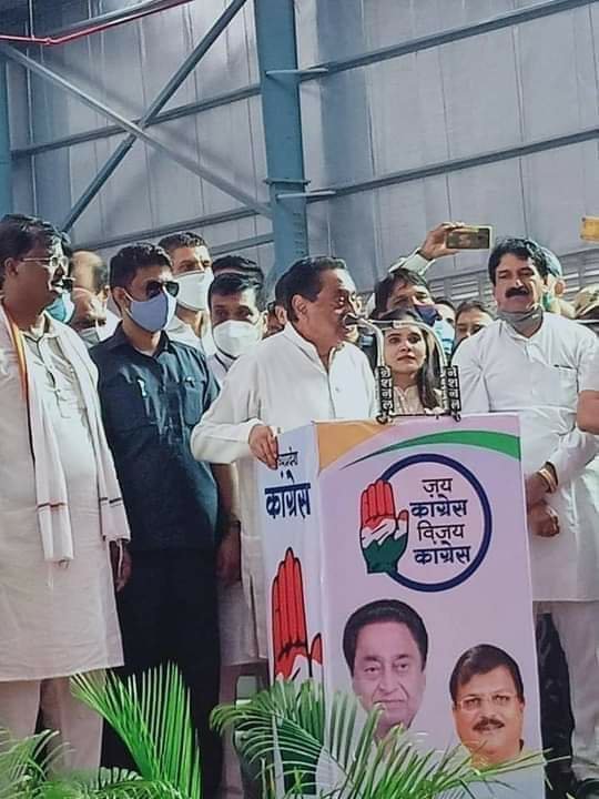 सांवेर में कार्यकर्ताओं और किसानों में जोश और उत्साह भर गए पूर्व मुख्यमंत्री कमलनाथ | New India Times