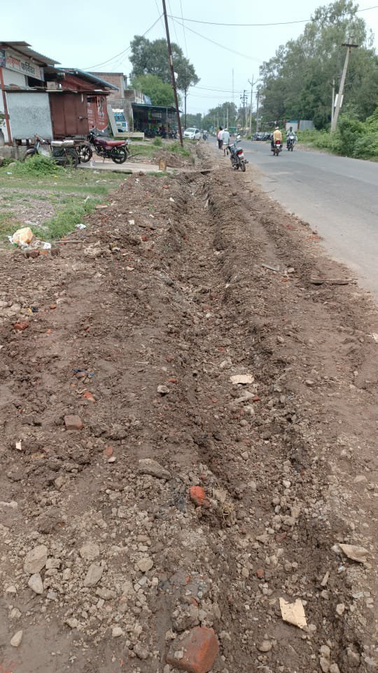 मेघनगर में नालियां दे रही हैं मौत को दावत, नगर परिषद की मनमानी से दुकानदार परेशान | New India Times