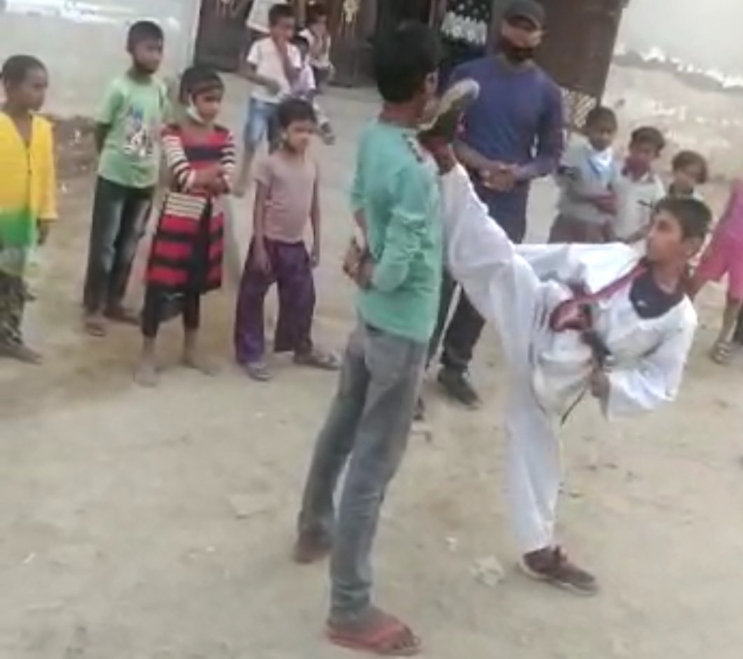 जस्टिस फॉर चिल्ड्रन स्ट्रीट स्कूल के बच्चों को सिखाए आत्मरक्षा के गुर | New India Times