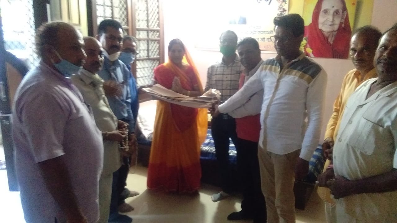 स्नेह लता बहन वागरेचा का हुआ साल श्रीफल से सम्मान, स्नेह लता बहन वागरेचा ने किया 91 उपवास का पारना, पूर्व में 111 उपवास करने के लिए लिम्का बुक ऑफ वर्ल्ड रिकॉर्ड में पहले ही है नाम दर्ज | New India Times