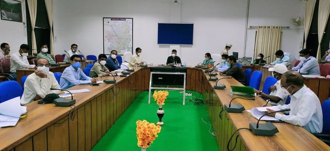 कलेक्टर श्री सौरभ कुमार सुमन की अध्यक्षता में समय सीमा प्रकरणों की समीक्षा बैठक संपन्न  | New India Times