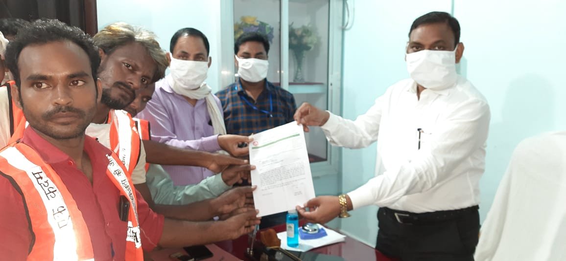 भाजपा के बेलगाम नेता ने सफाई कर्मचारियों को दी भद्दी-भद्दी गालियां | New India Times