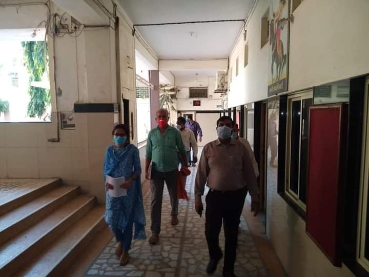 कलेक्टर एवं जिला निर्वाचन अधिकारी श्री सिंह ने विधानसभा निर्वाचन क्षेत्र-19 डबरा (अजा.) के मतदान केन्द्रों का किया निरीक्षण | New India Times