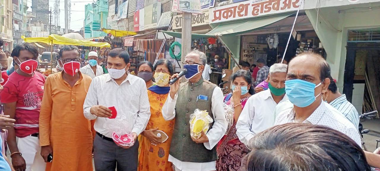 'जान है तो जहान है, मास्क वितरण अभियान के तहत किया गया निःशुल्क मास्क वितरण | New India Times